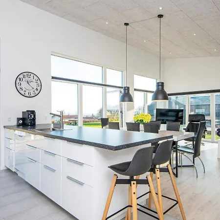 بيت للعطل 10 Person In Sjolund-by Traum