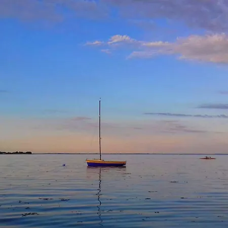 10 Person In Sjolund-by Traum